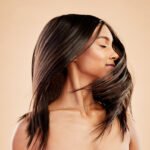 Cheveux lisses et brillants après des soins