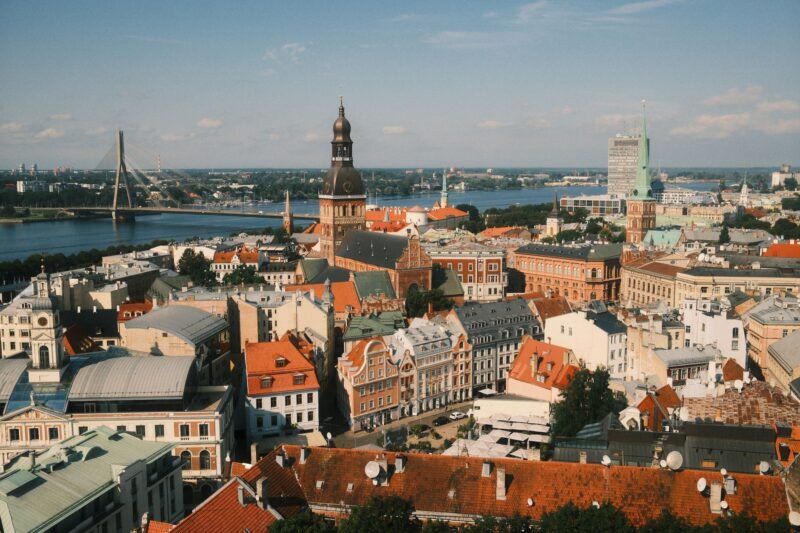 Vue aérienne du centre historique de Riga en Lettonie
